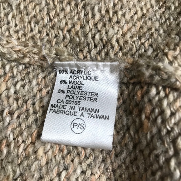 Graffiti Women’s Boho Knit Sweater Vest, Floral Detail - Picture 4 of 16